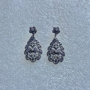 Anna Sui droplet/flower/butterfly shape earrings